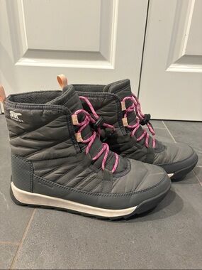 Sorel Gray Quilted Ankle Boots with Pink Laces